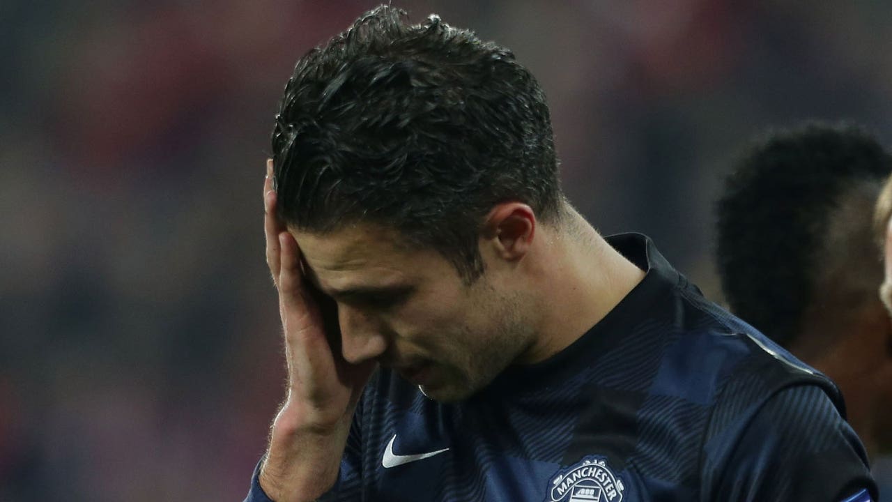 Van Persie accuses Man United teammates of getting in his way